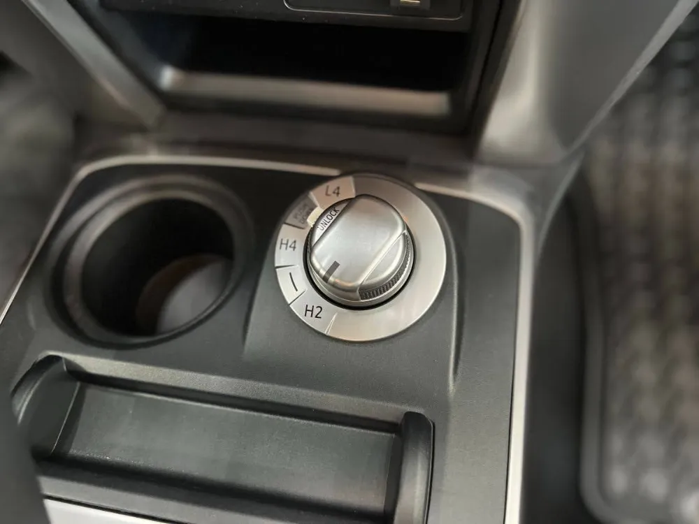 2022 Toyota 4Runner SR5 Super White 12